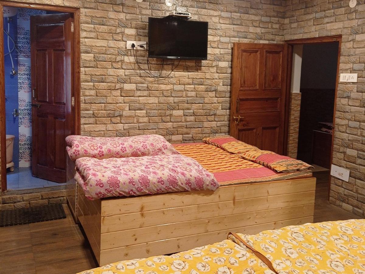 Mehdudia Guest House Shimla Luaran gambar